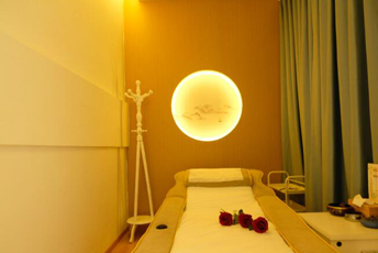 三亚日式指压的寂静美学：在按压中听见雪落的声音